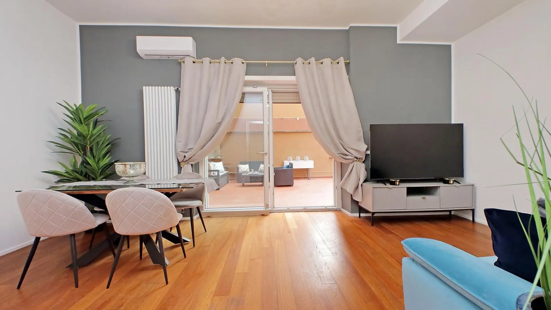 New Apartment With Balcony - 150M Metro A Ρώμη