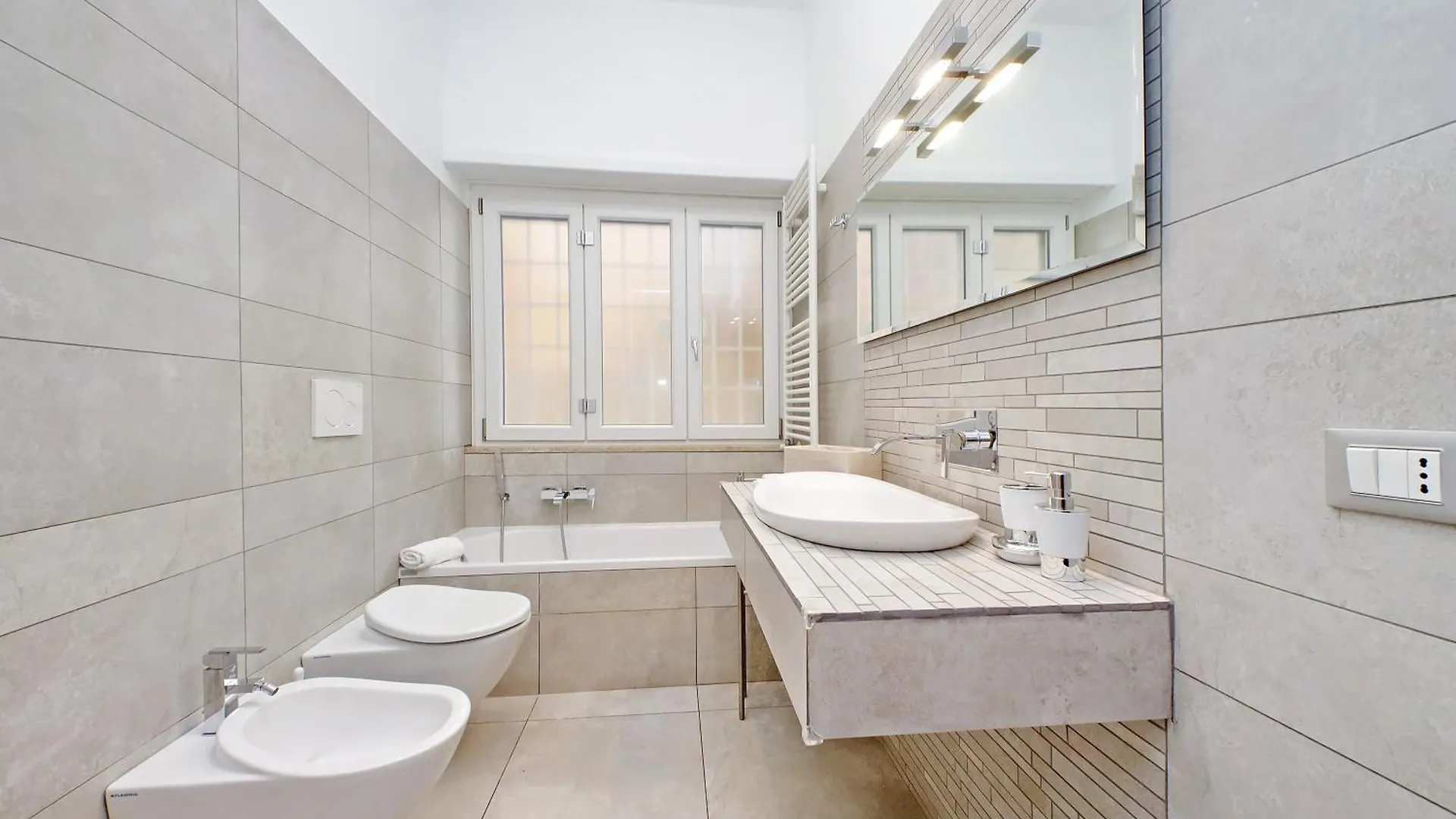 New Apartment With Balcony - 150M Metro A Ρώμη