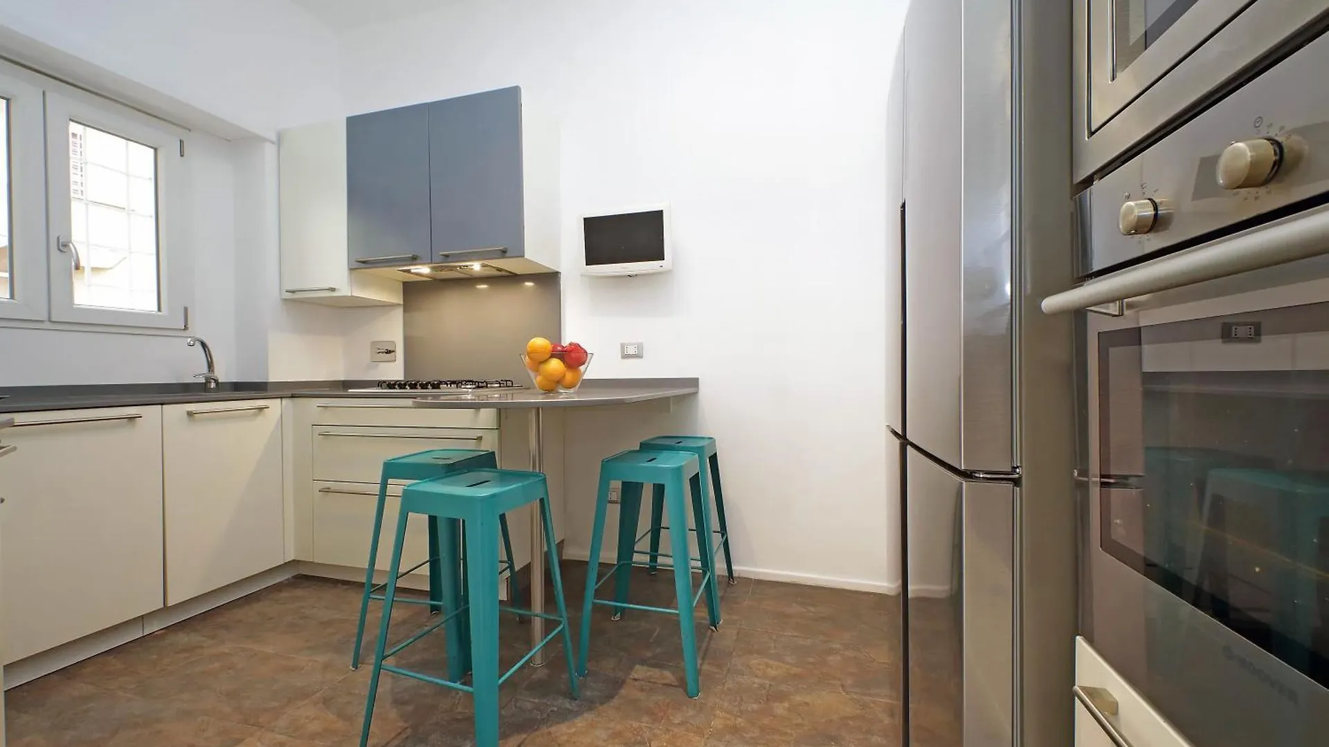 New Apartment With Balcony - 150M Metro A Ρώμη