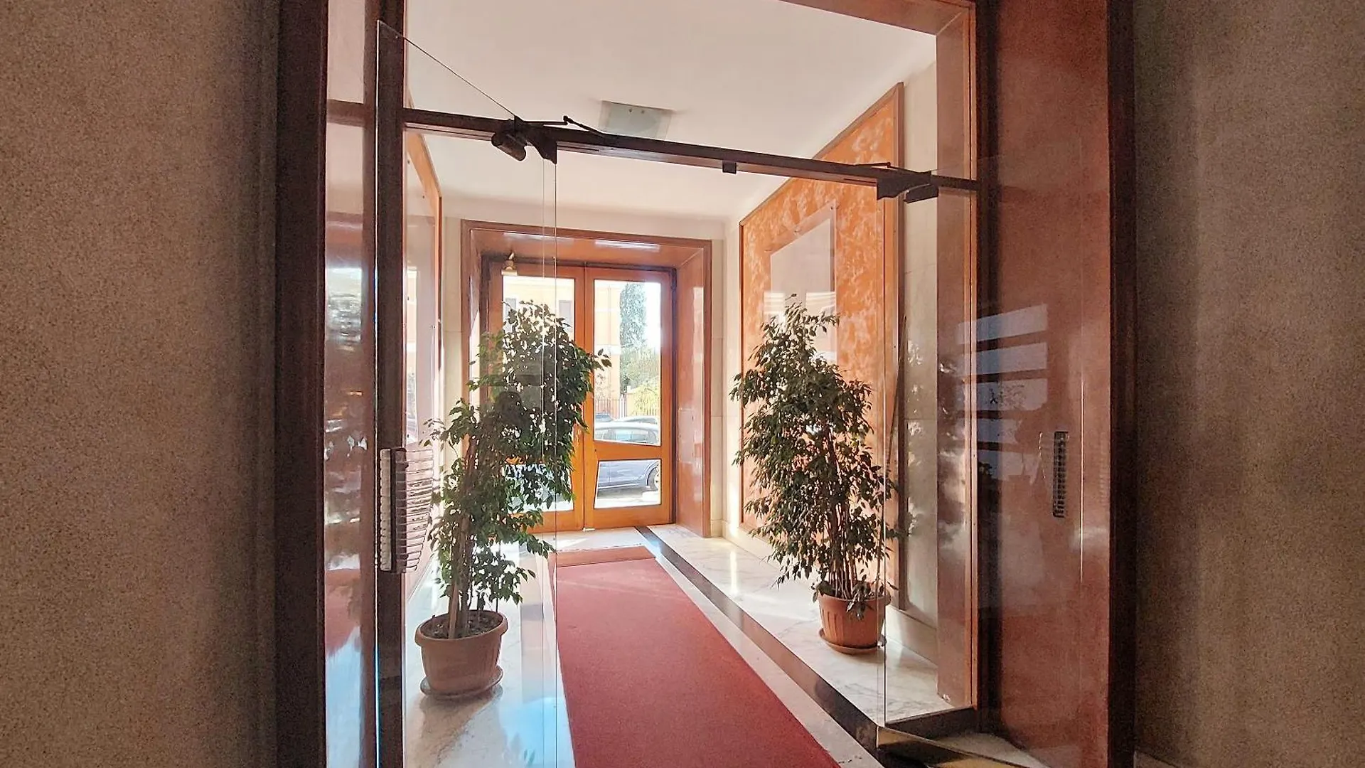New Apartment With Balcony - 150M Metro A Rome