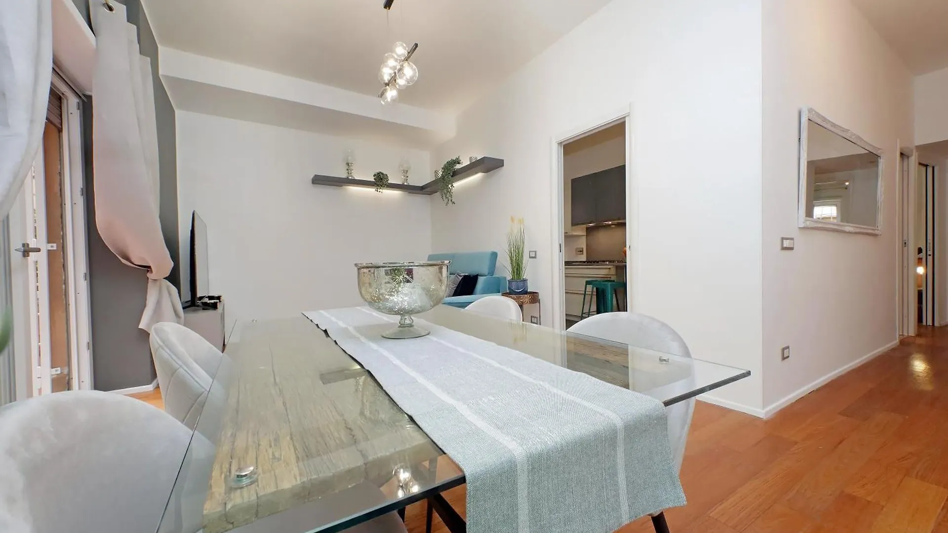 New Apartment With Balcony - 150M Metro A Rome
