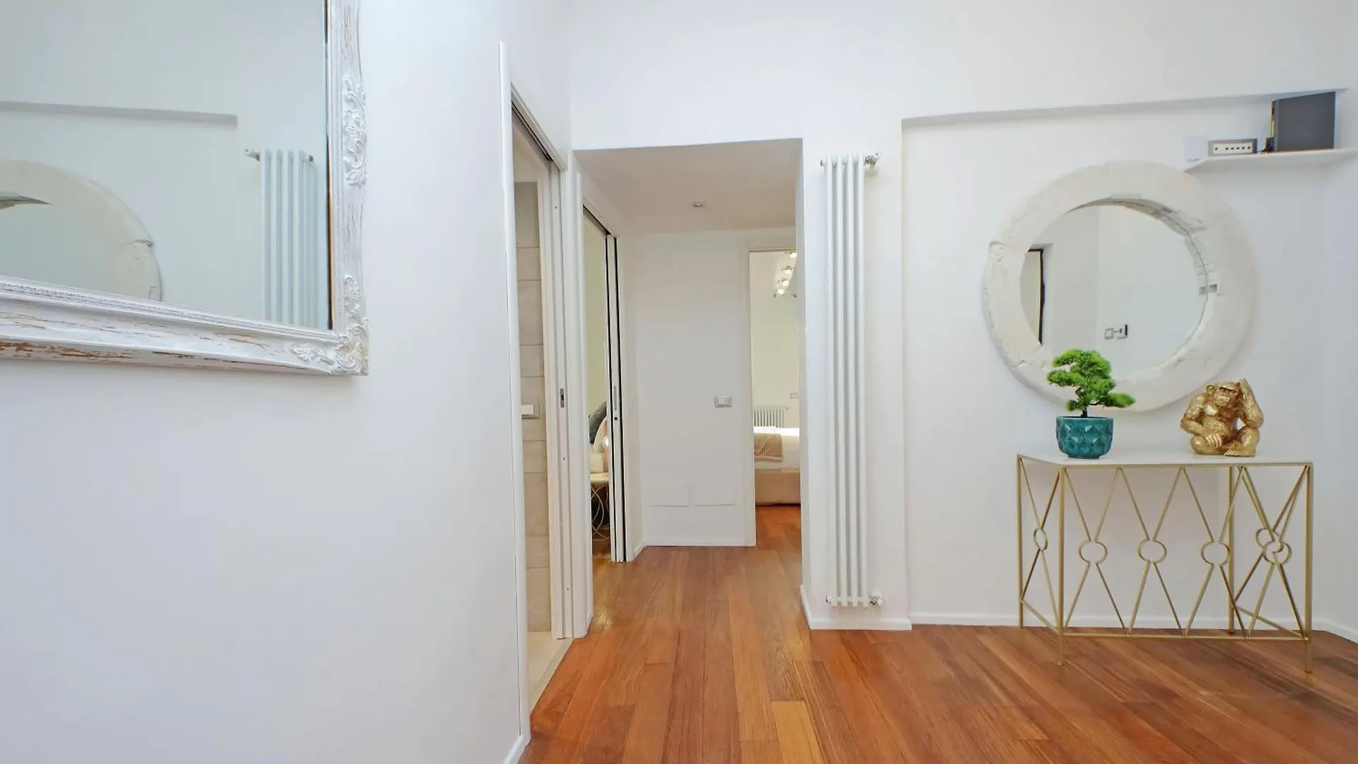 New Apartment With Balcony - 150M Metro A Rome