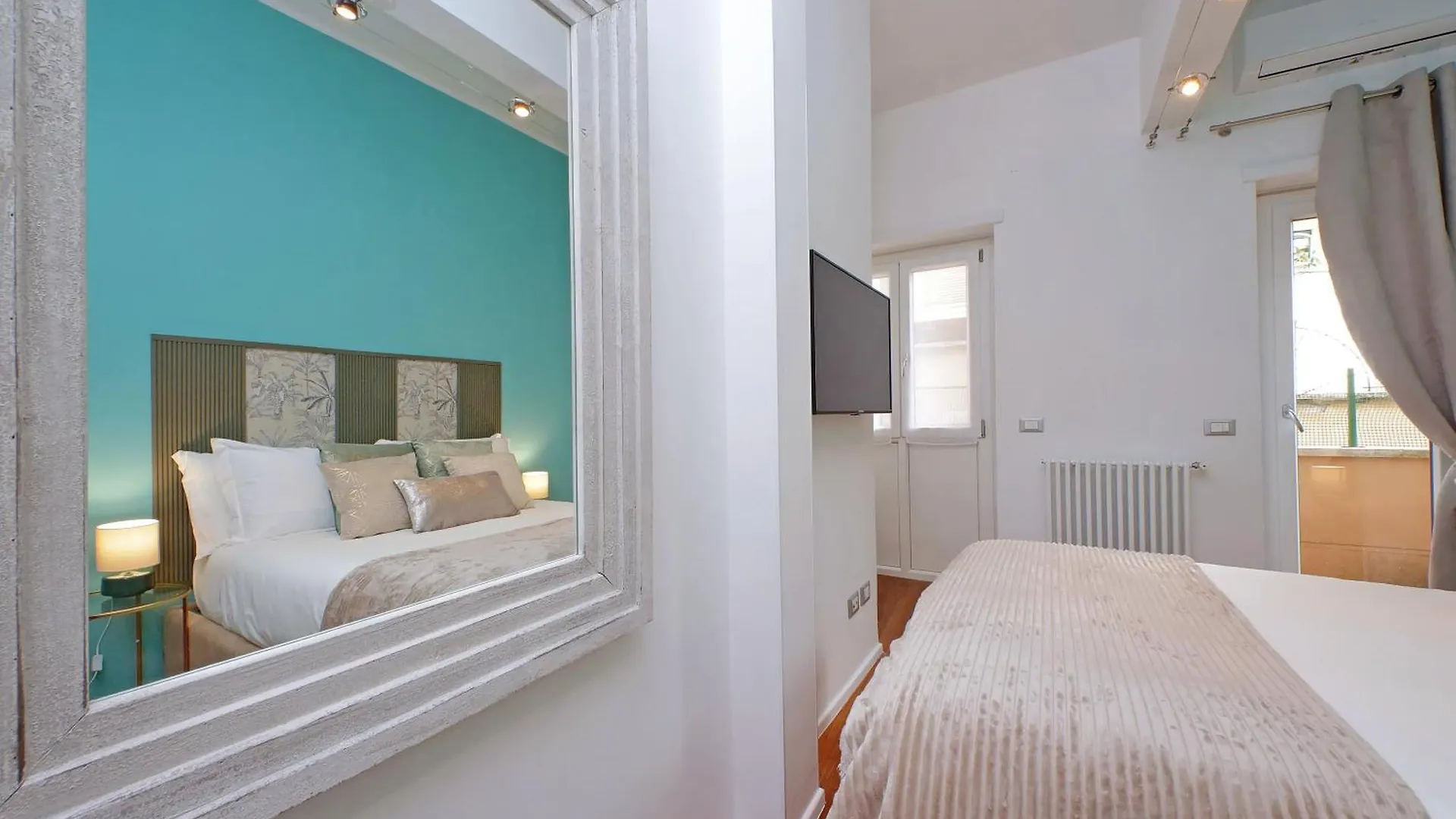 New Apartment With Balcony - 150M Metro A Ρώμη