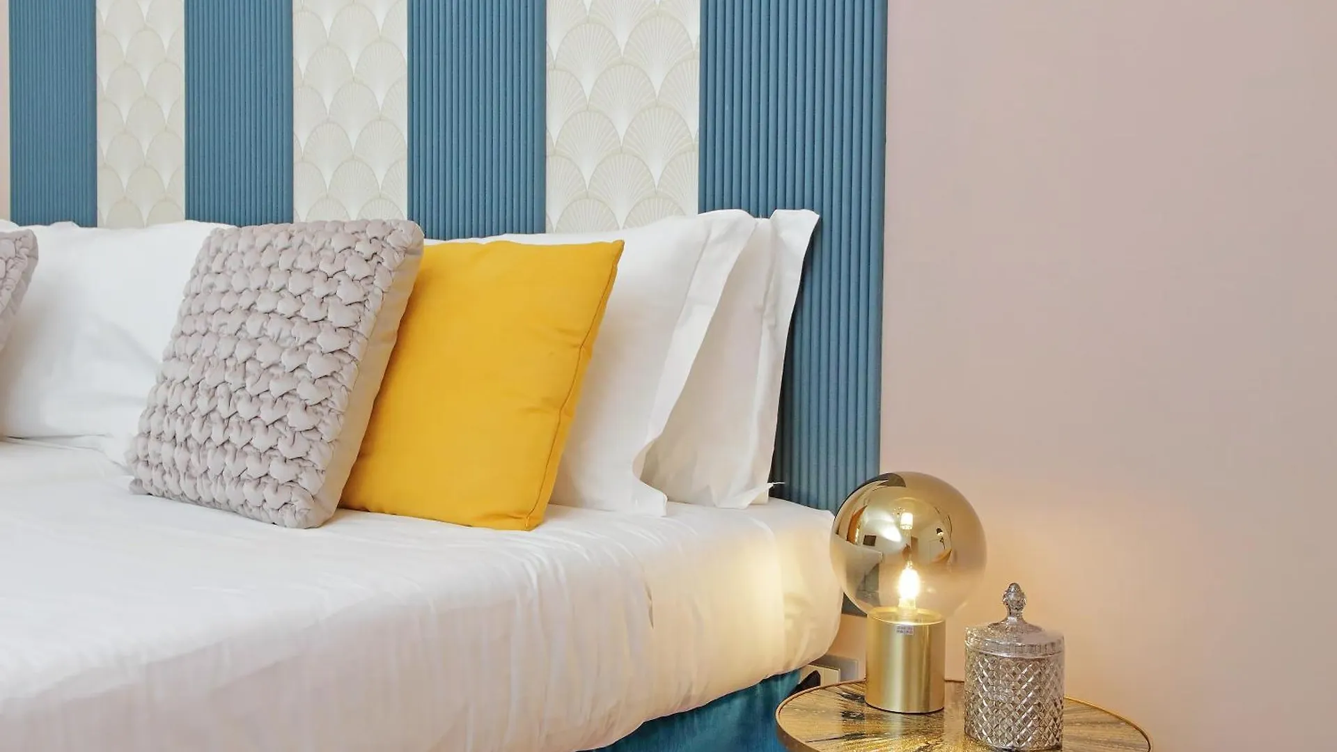 New Apartment With Balcony - 150M Metro A Ρώμη
