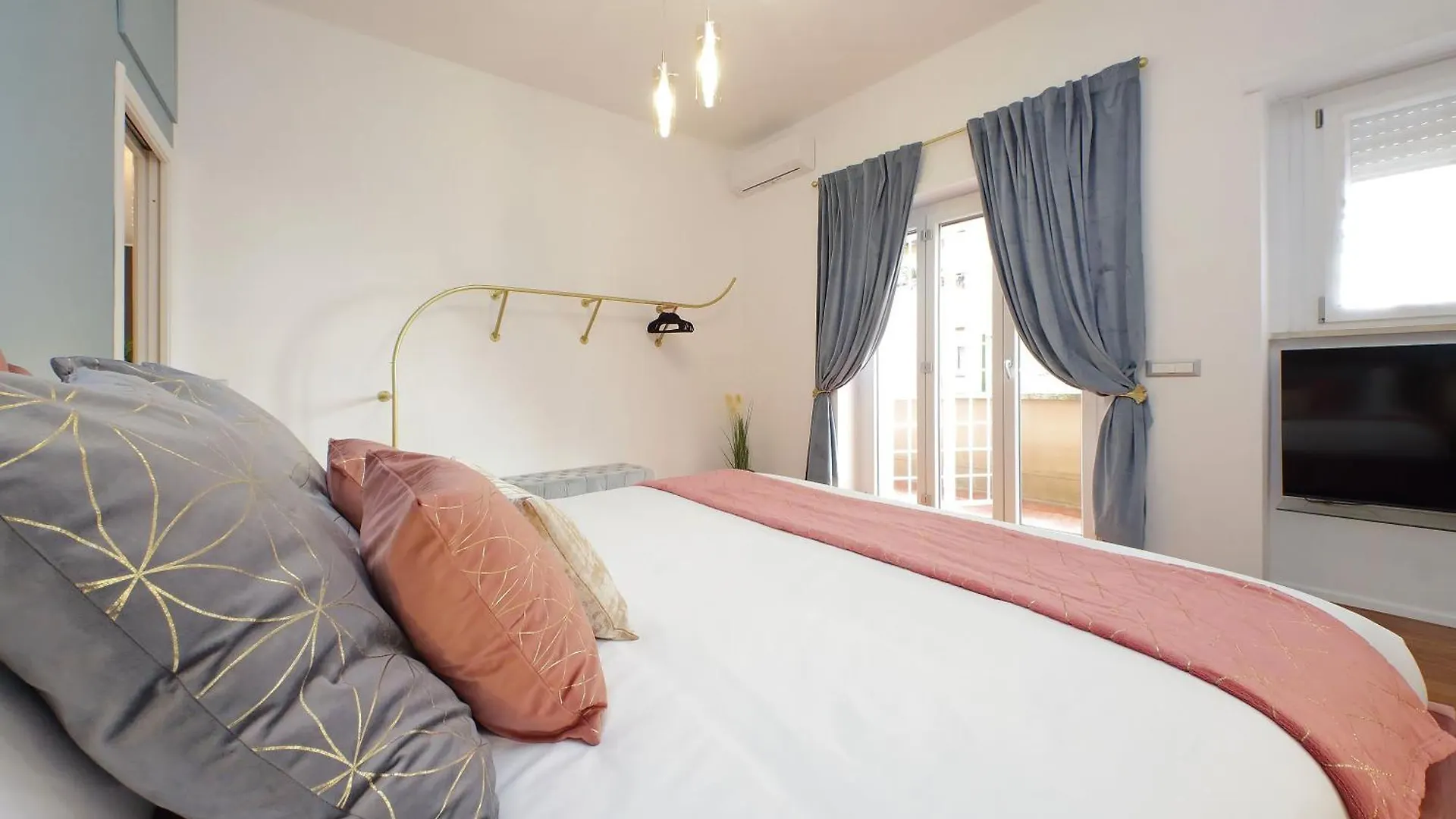 New Apartment With Balcony - 150M Metro A Ρώμη 0*,